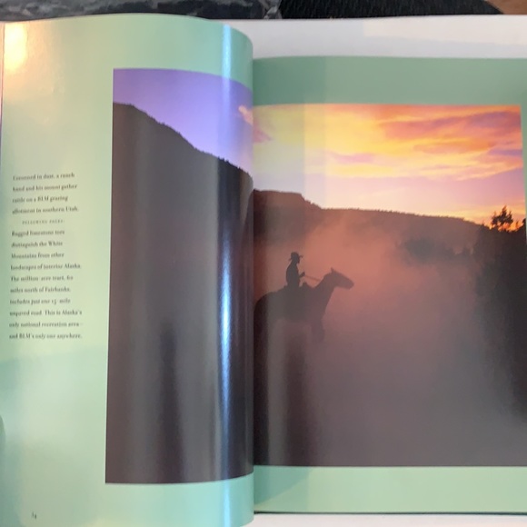 National geographic embossed hardcover - Picture 4 of 11